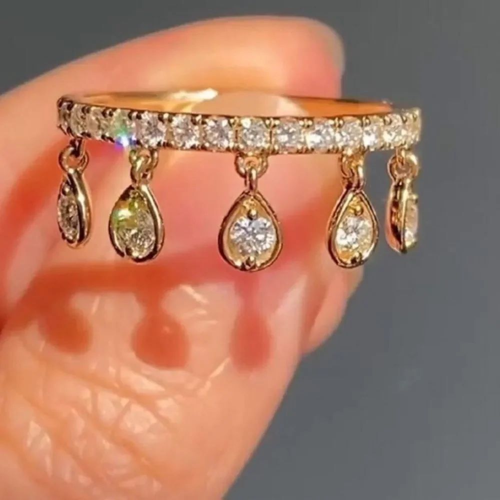 Gold with Crystal ring Q523